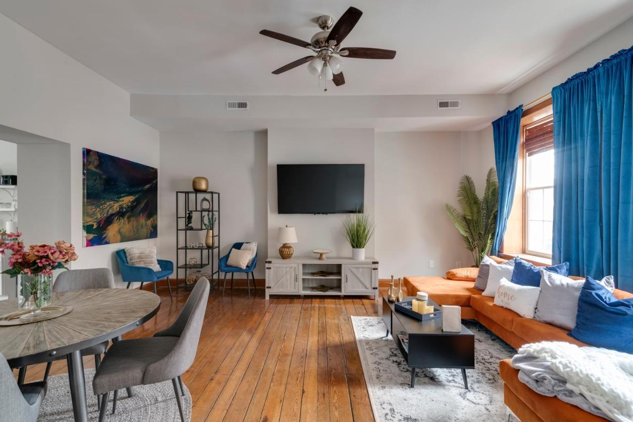 Cozy Historic Family Home In The Heart Of リッチモンド エクステリア 写真
